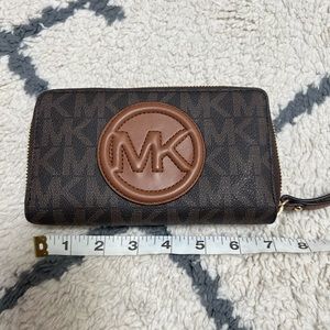 Michael Kors wristlet wallet